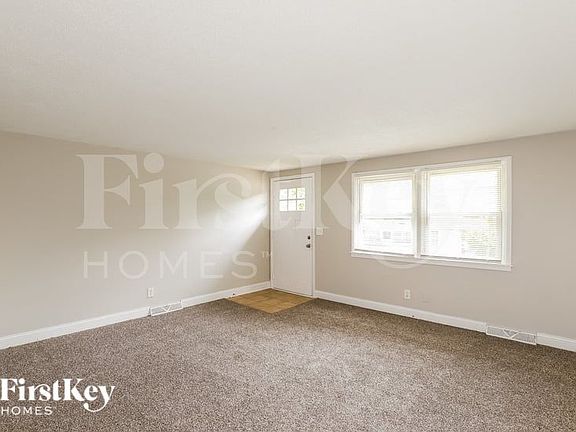 2nd image of 5044 N Bellaire Ave