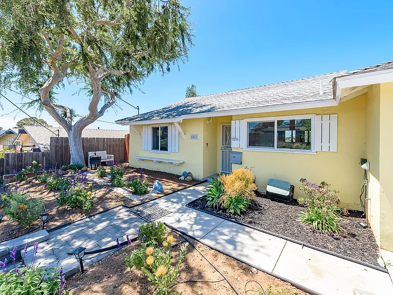 5501 Lodi St — Photo 1