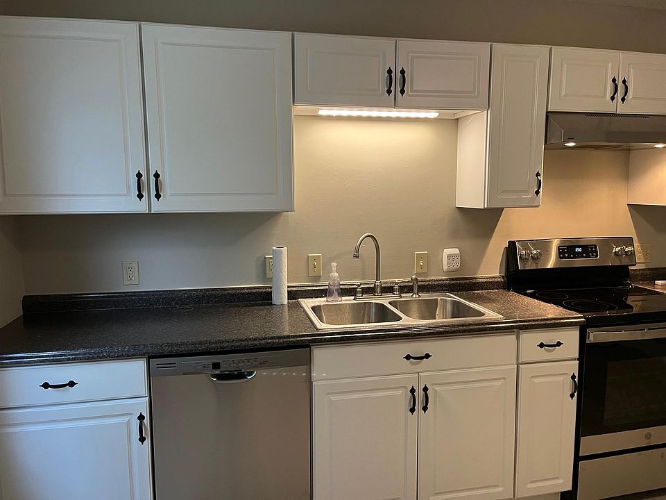 1st image of 48 Riverview St #2