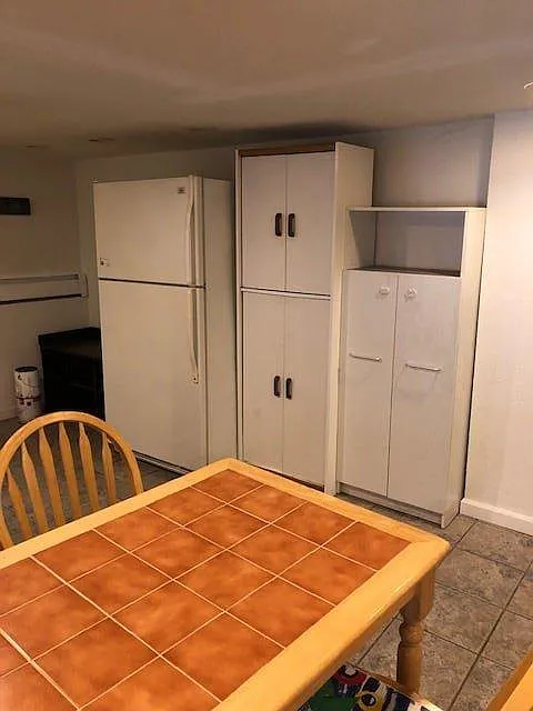 8 S Richards Avenue — Photo 3