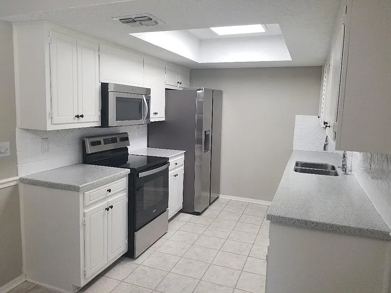 306 Patty Ct — Photo 17