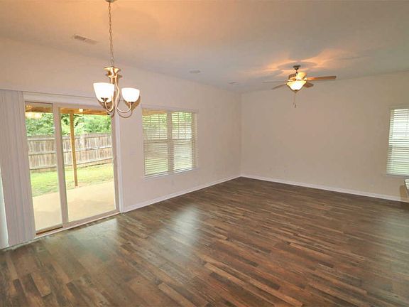 4th image of 340 Eastfair Dr