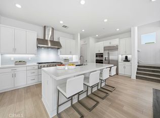 27516 Golden Currant Pl, Valencia, CA 91381