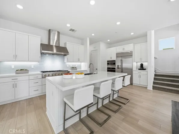 27516 Golden Currant Pl, Valencia, CA 91381