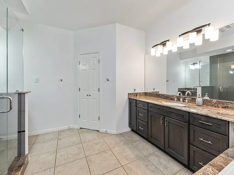 15826 Jamie Lee Dr — Photo 28
