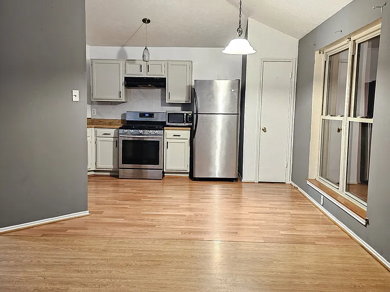 3322 Hartfield Ln — Photo 5