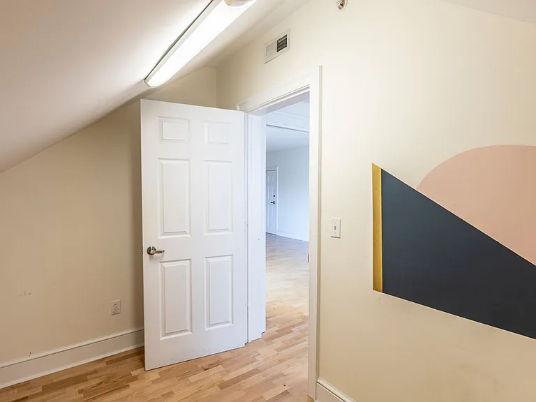 1001 Market St E #10 — Photo 34