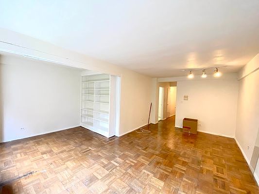 3rd image of 117 E 37th St APT 6F