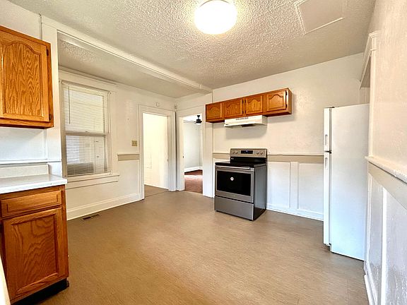 5th image of 2404 Washington Ave