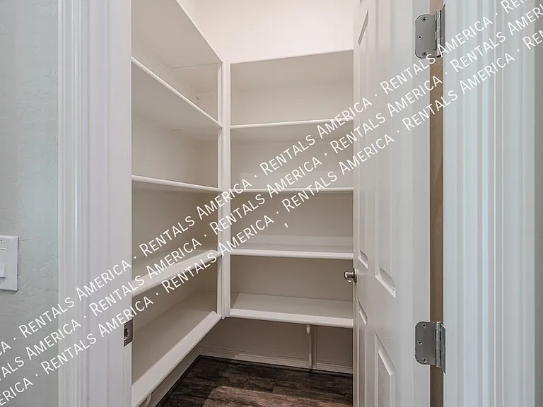 4429 E Jones St — Photo 22