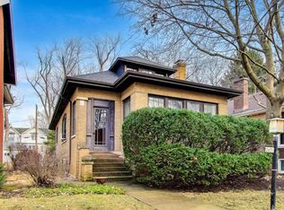 2651 Broadway Ave, Evanston, IL 60201