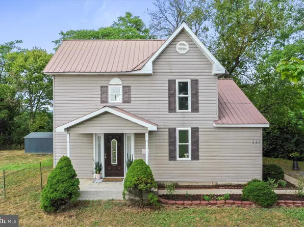 235 Slonaker Ln, Martinsburg, WV 25405