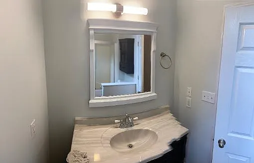 102 N State Ave — Photo 20