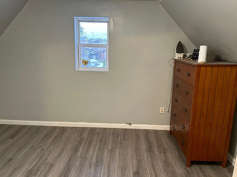 208 E Naches Ave — Photo 9