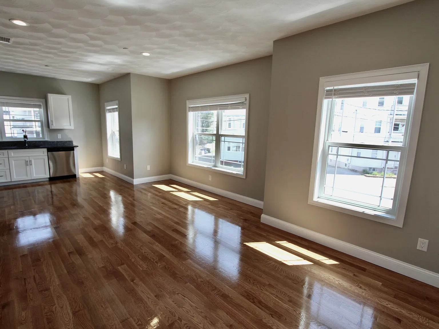 9 Dehon Apartments — Photo 2