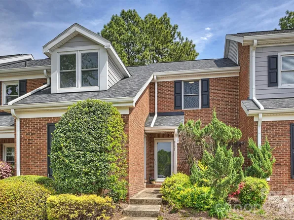 9121 Kings Canyon Dr, Charlotte, NC 28210