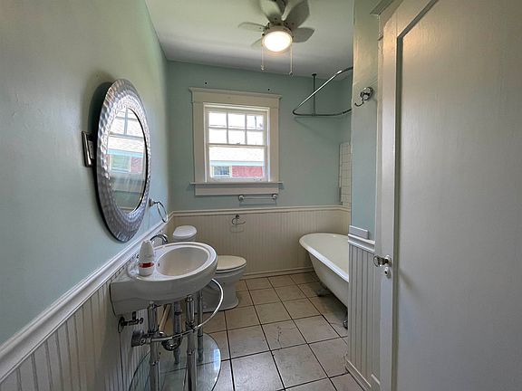 5th image of 643 N Willett St