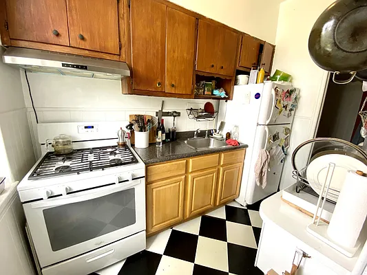 Rented by Douglas Elliman | media 4