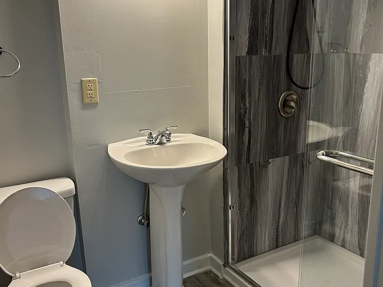182 Miami Ave — Photo 20