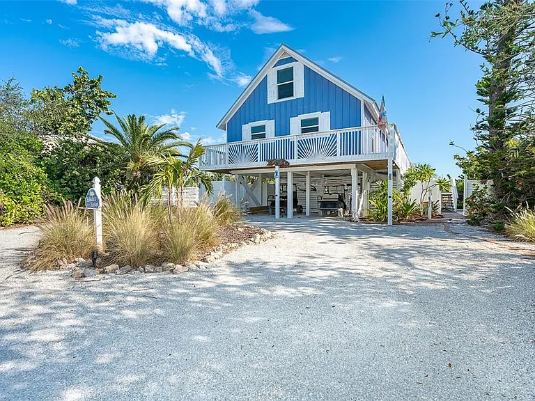 210 Bocilla Dr — Photo 1