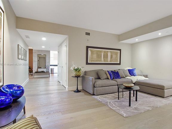 3rd image of 1010 Brickell Ave Unit 3105