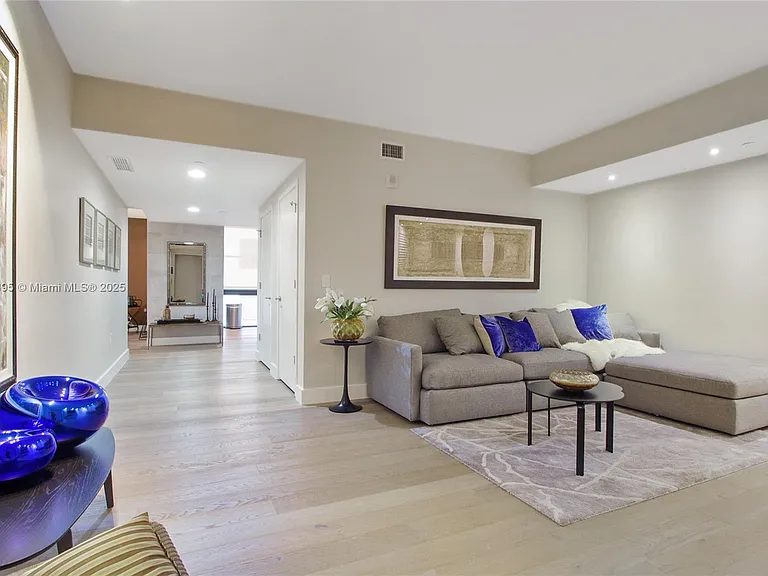 1010 Brickell Ave #3105 — Photo 3