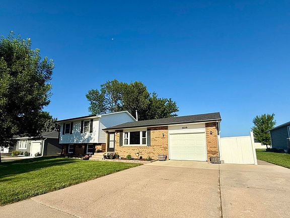 2nd image of 3239 Wendell Dr