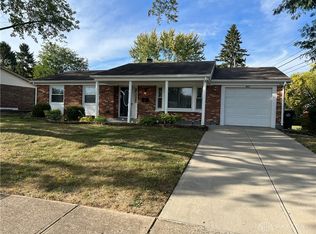 413 Neal Dr, Englewood, OH 45322