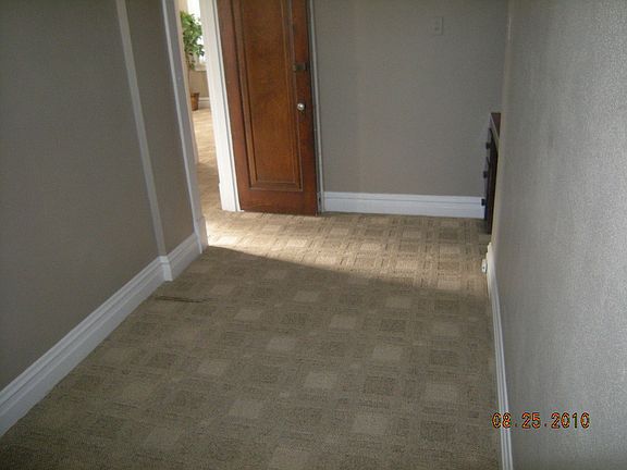 3rd image of 126 E Jefferson Ave #1