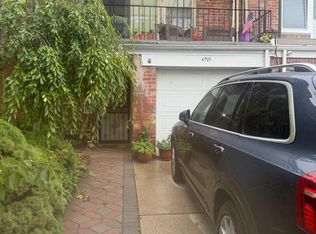 6925 59th Dr, Maspeth, NY 11378
