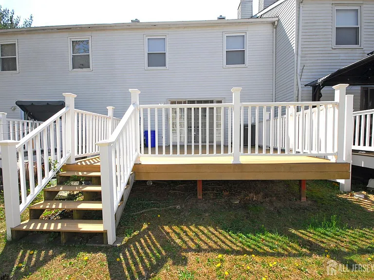 21 Rosewood Ct — Photo 29
