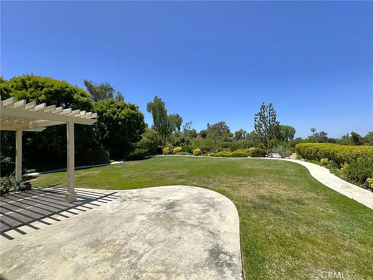 26543 Academy Dr — Photo 44