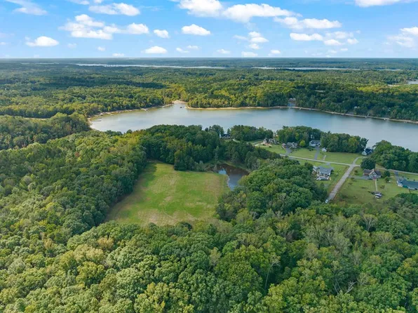 Timberlake Dr, Clarksville, VA 23927