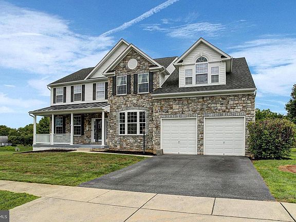2nd image of 231 Scarlet Cir