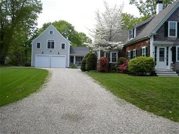 4th image of 62 Cove St
