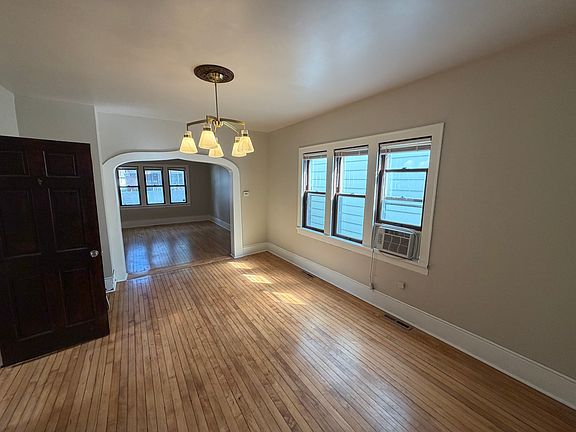 5th image of 2471 N Fratney St