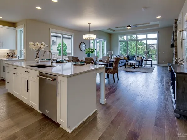 2516 NW Pine Terrace Dr, Bend, OR 97703