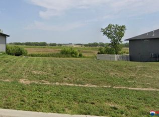 9110 S 32nd St, Lincoln, NE 68516