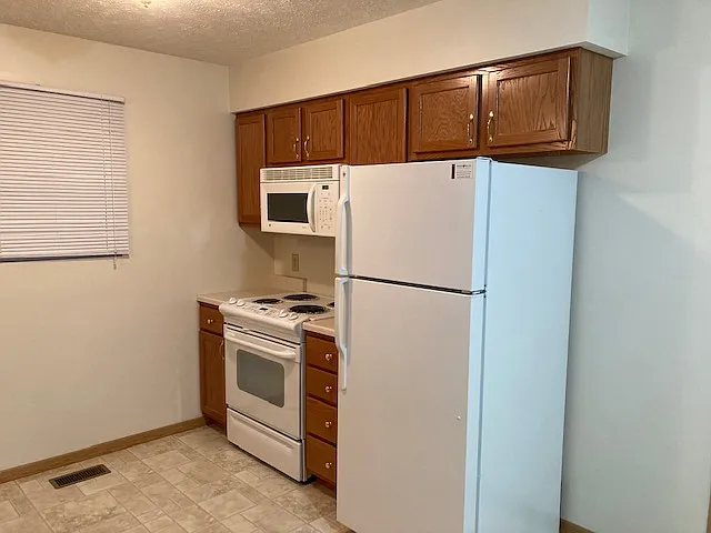 1803 E Capital Ave — Photo 5