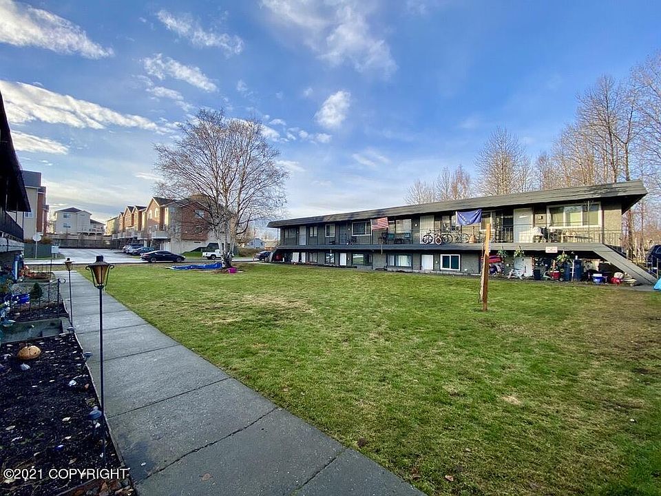 2nd image of 205 E 12th Ave
