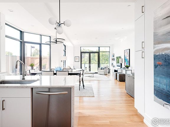 4th image of 1077 Canyon Blvd #204