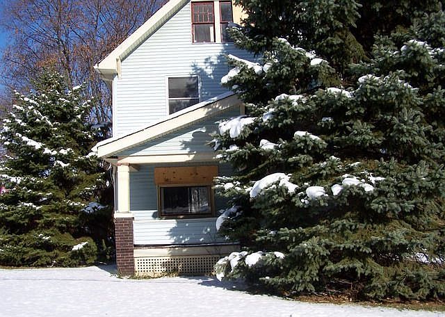 1st image of 42 W Dennick Ave