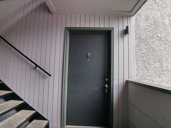 5th image of 1903 Warren Ave APT 202