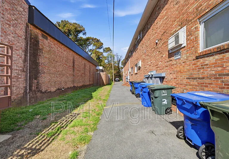 9563 15th Bay St #4 — Photo 24