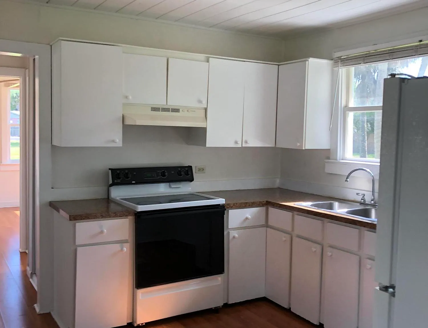 2 bed, 1.0 bath, 720 sqft, $1,650 — Photo 3