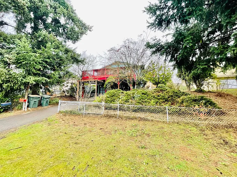 8836 22nd Ave SW — Photo 2