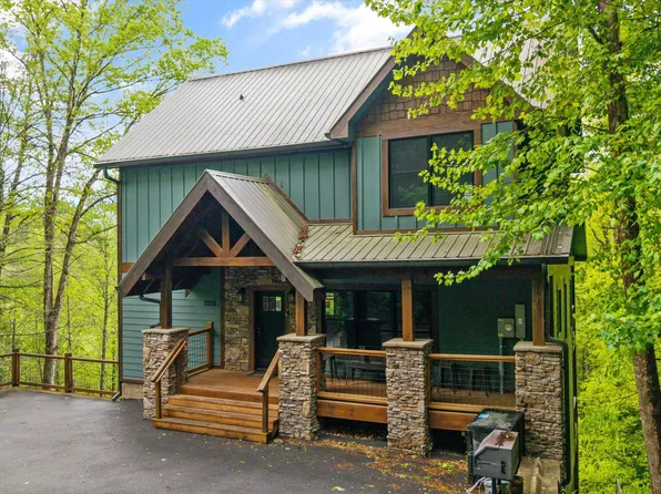 5276 Riversong Way, Sevierville, TN 37876