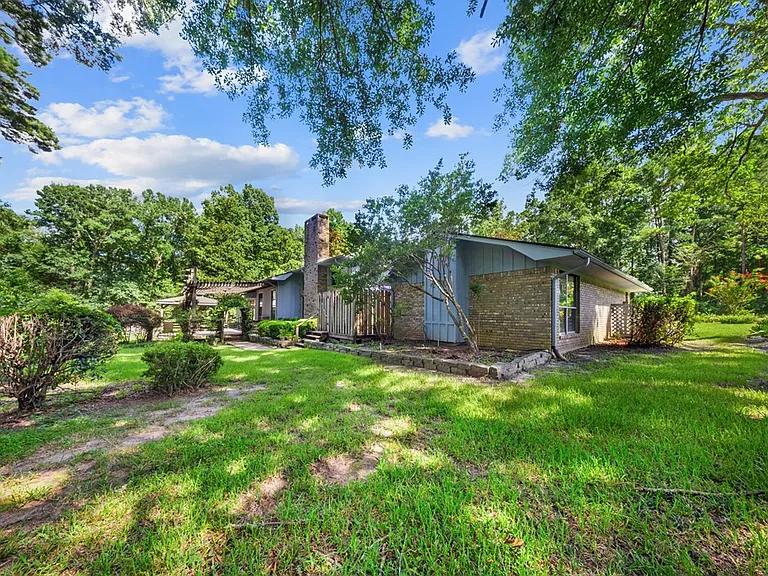 1027 Creek Bend Dr — Photo 34
