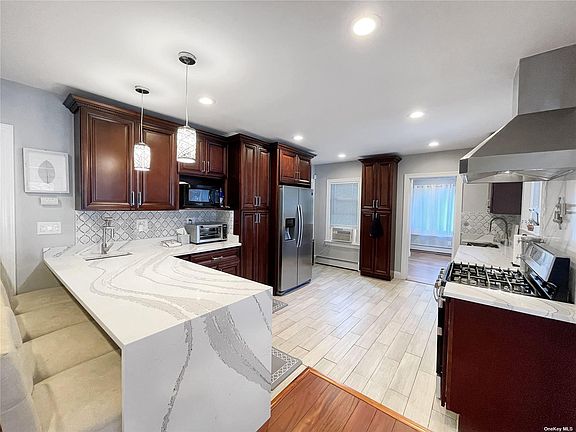 5th image of 33 Field Ave