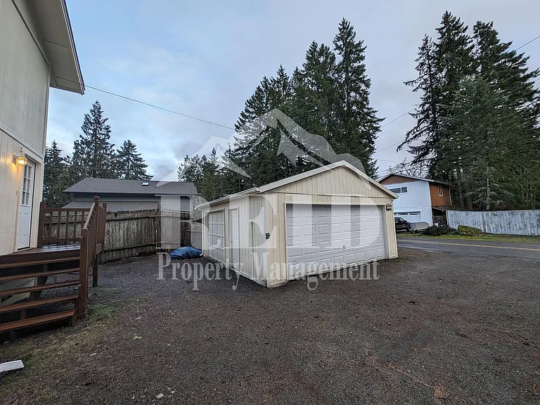 671 Creekside Dr — Photo 25